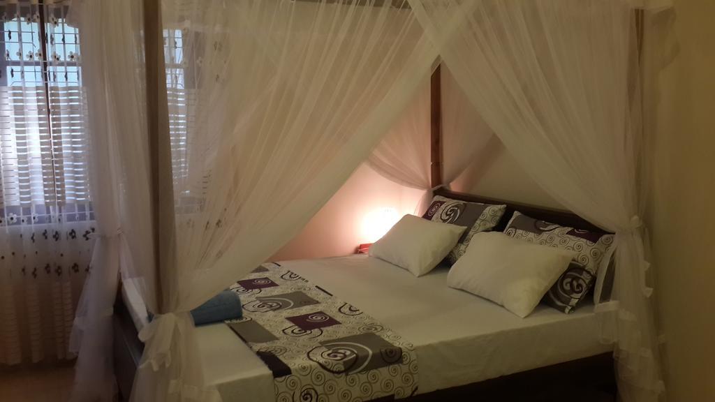 Golden Beach Rest Hotel Tangalle Ngoại thất bức ảnh